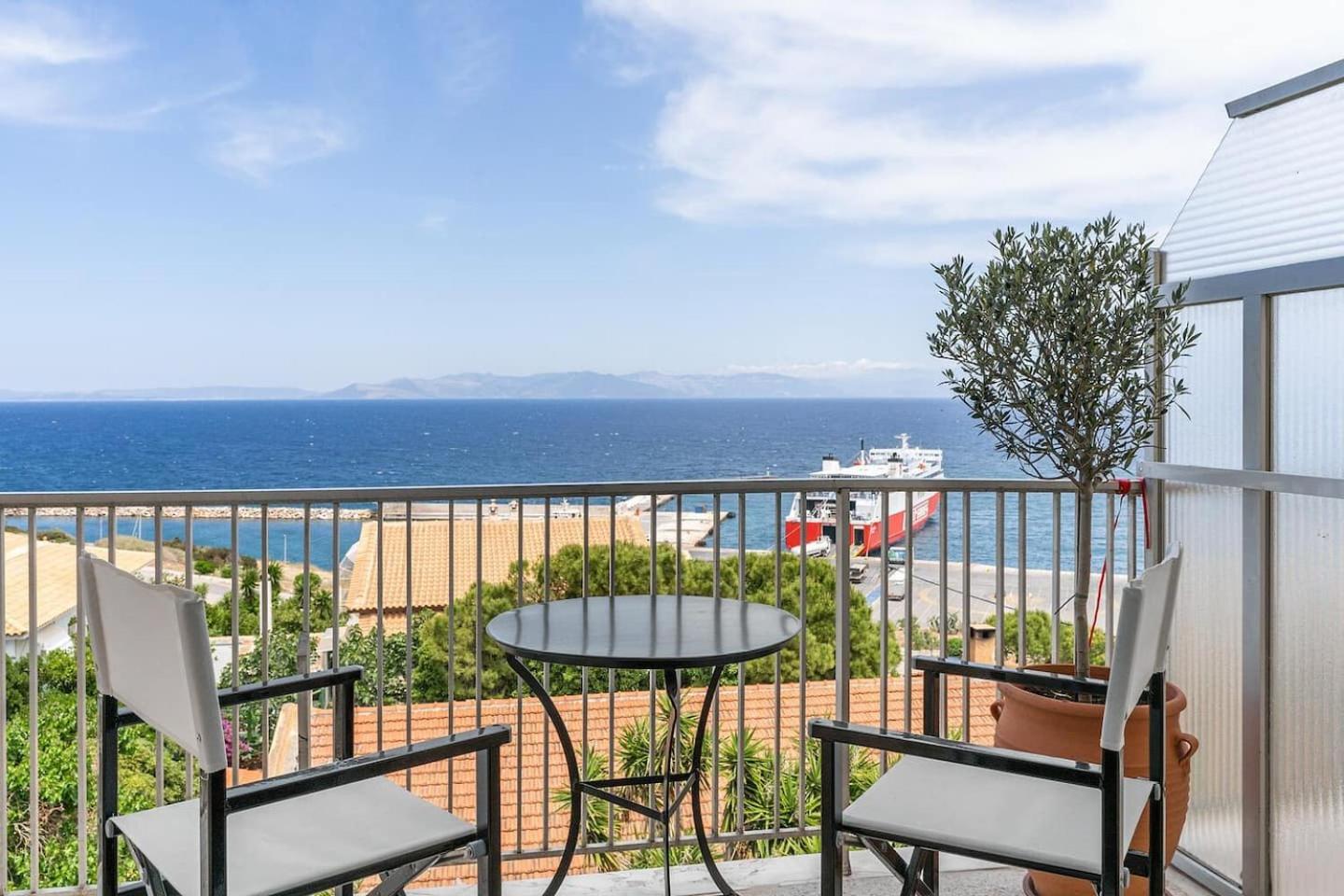 Apartament On The Port Rafína Zewnętrze zdjęcie